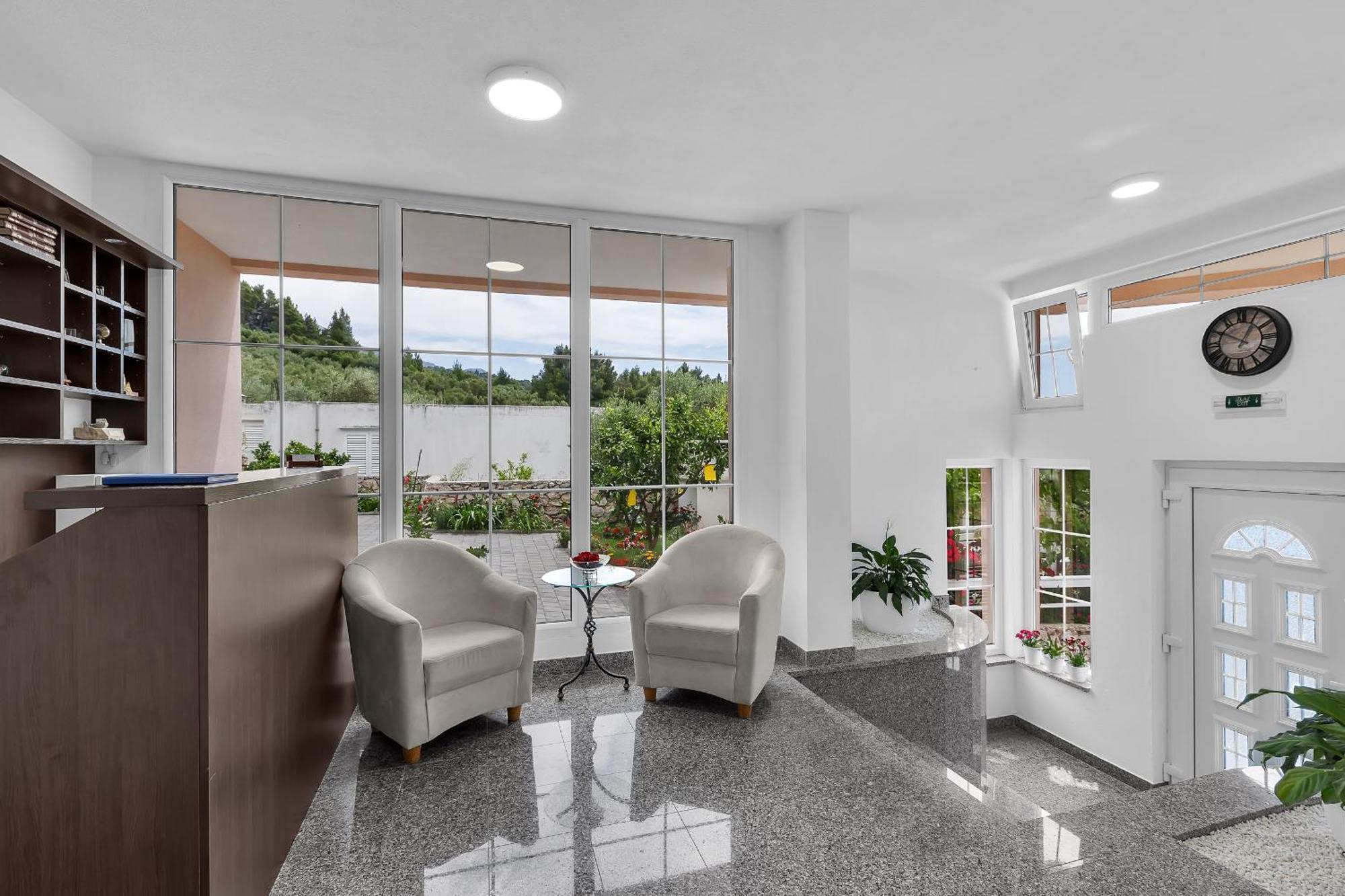 Apartments Villa Katarina Tučepi エクステリア 写真