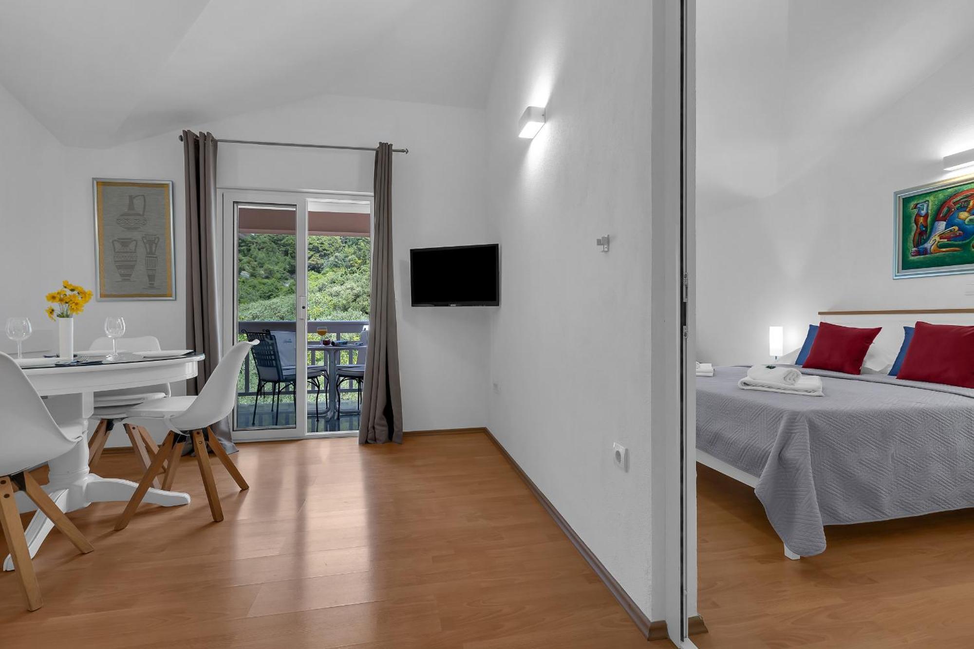 Apartments Villa Katarina Tučepi エクステリア 写真