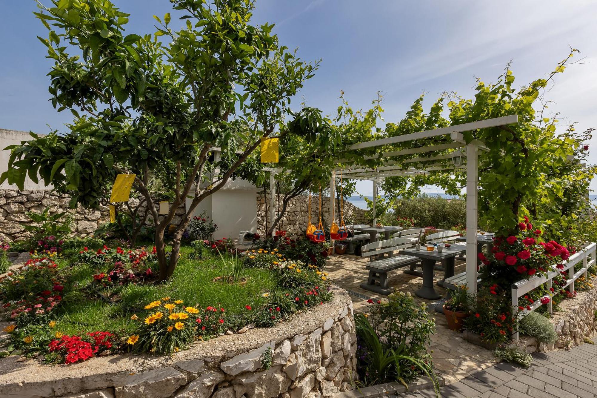 Apartments Villa Katarina Tučepi エクステリア 写真