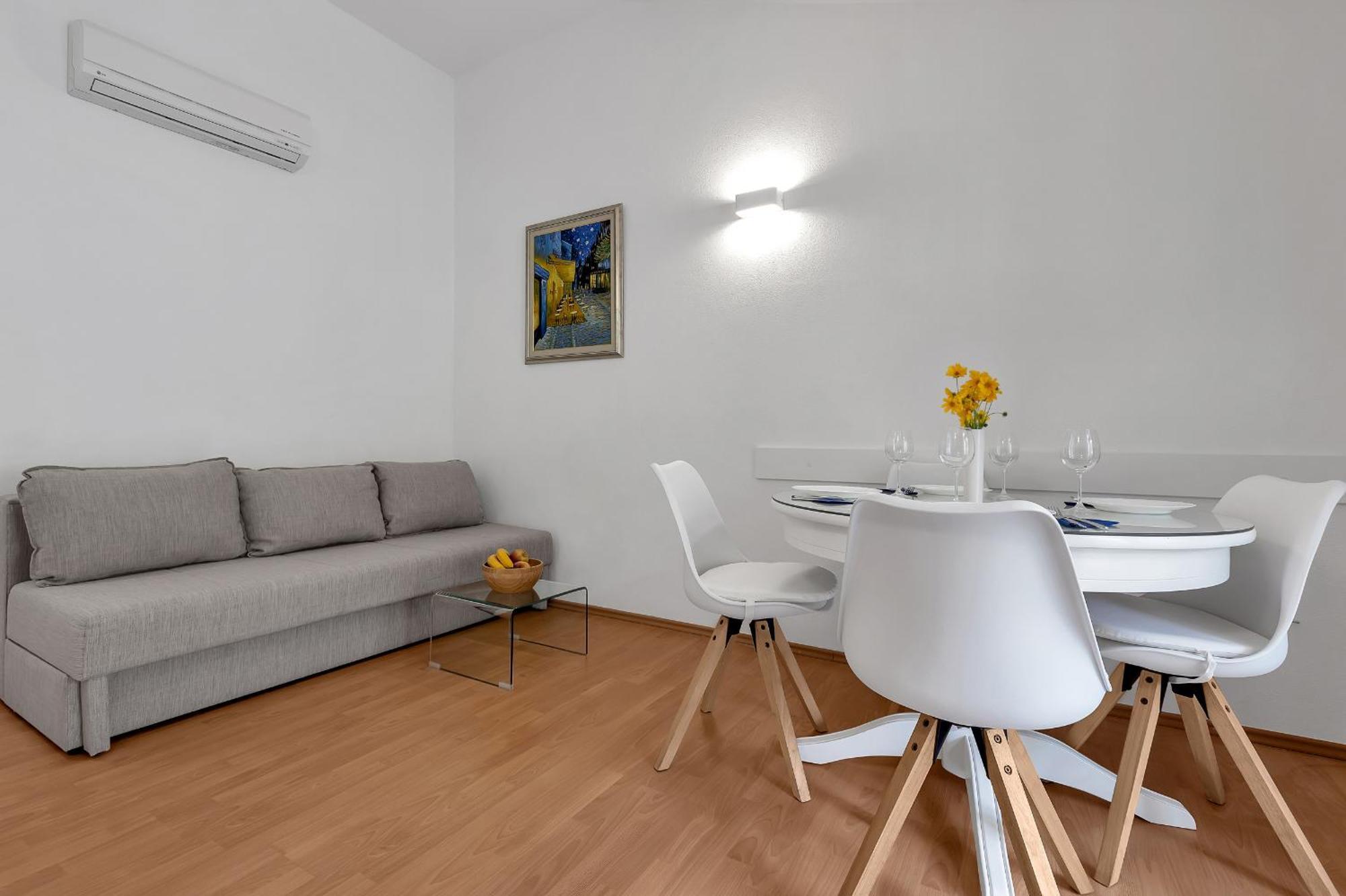 Apartments Villa Katarina Tučepi エクステリア 写真