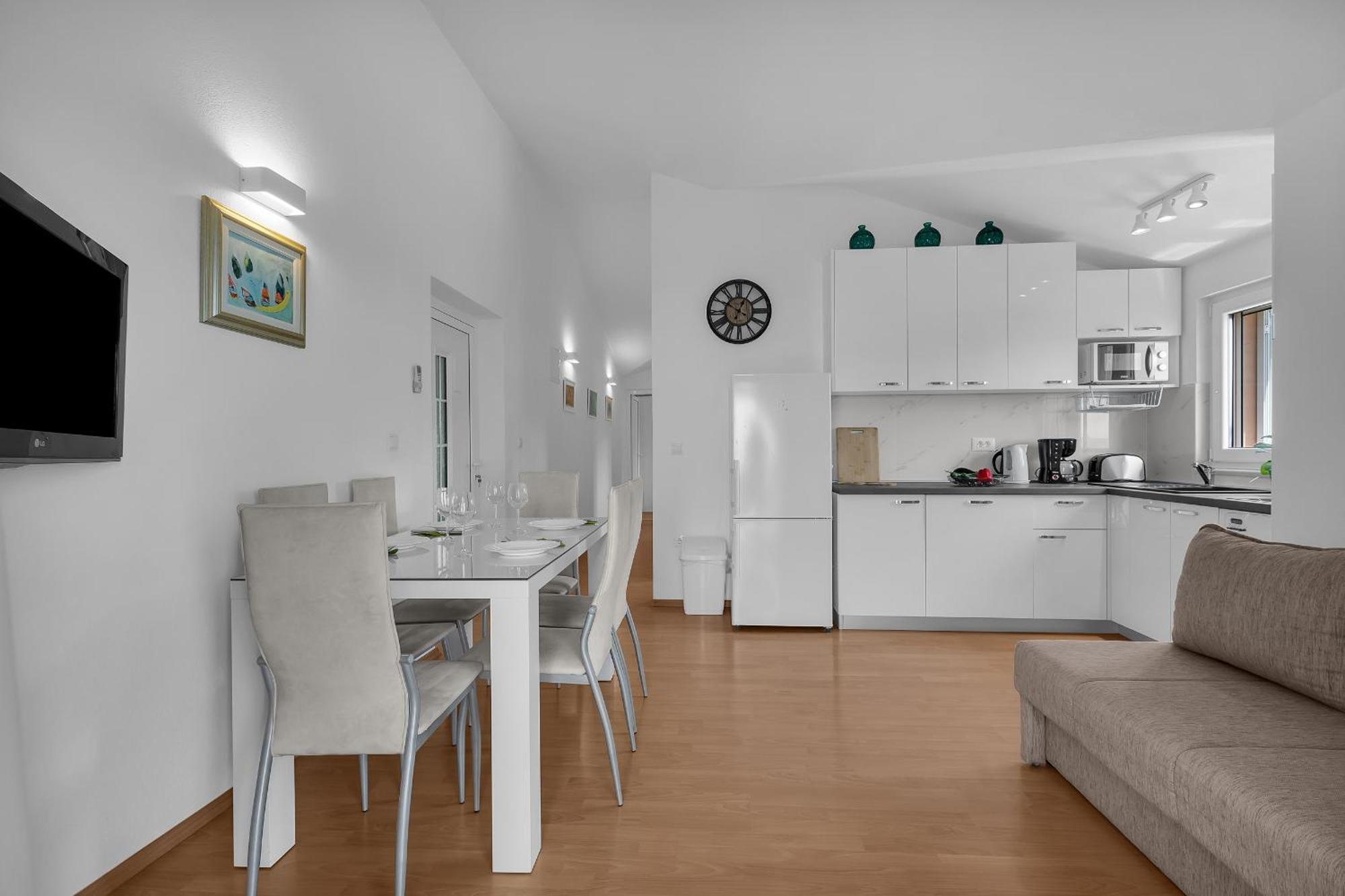 Apartments Villa Katarina Tučepi エクステリア 写真