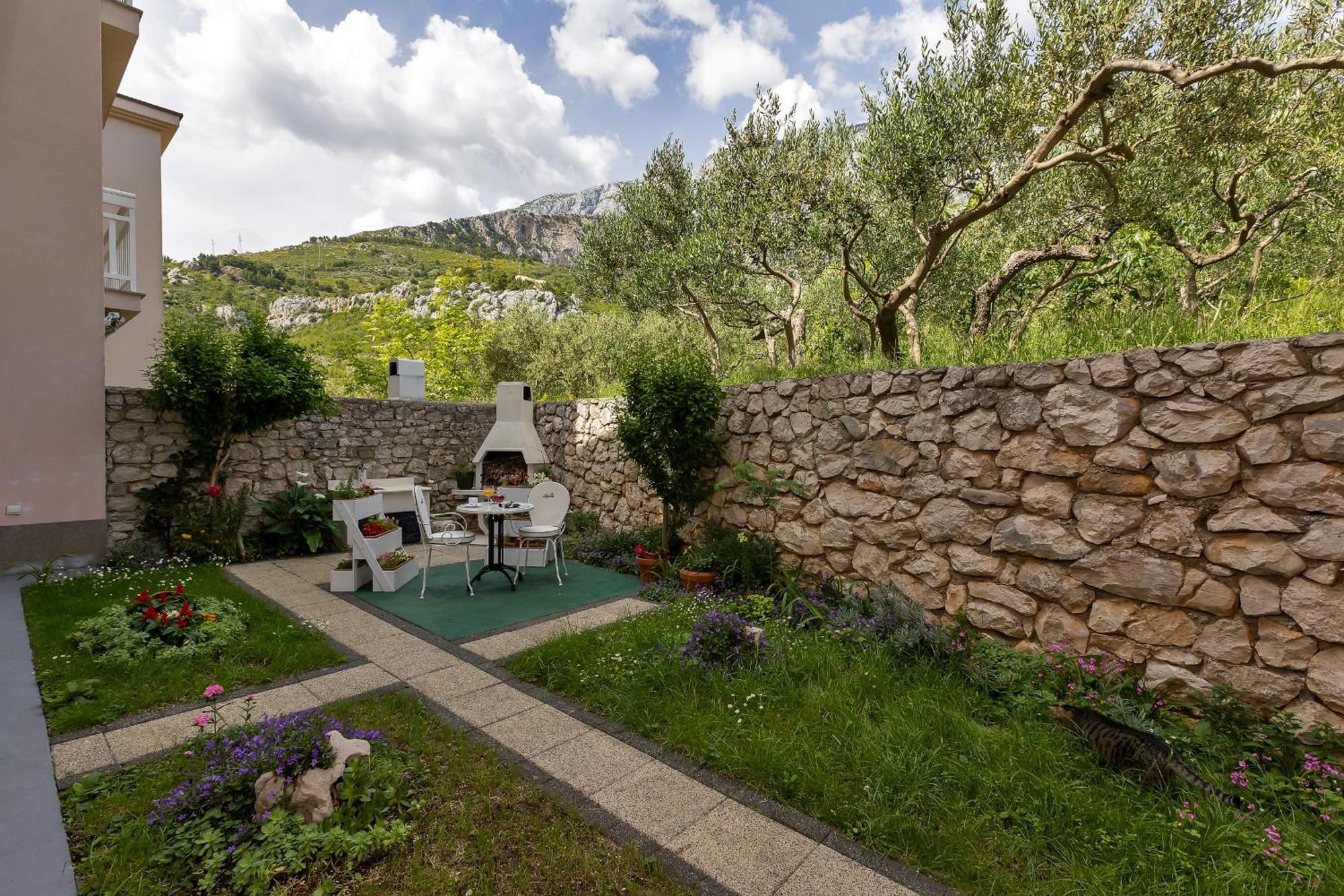 Apartments Villa Katarina Tučepi エクステリア 写真